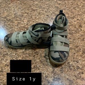 Kids boy shoes